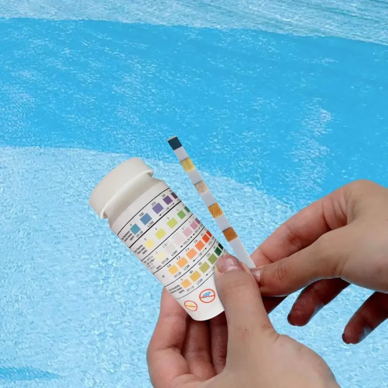 50 Stück Schwimmbad 5-in-1 Wasserqualitätsteststreifen für Restchlor, pH-Wert, Härte und Gesamtalkalinität 2