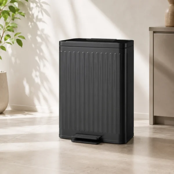 Doppelter 20L Küchenabfalleimer für effiziente Abfalltrennung. Mit Fußpedal, robustem Kunststoff- und Metallgehäuse in elegantem Schwarz.