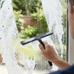 Duschabzieher für Glastüren Silikon-Abzieher mit Griff Bohrerfreier Haken Reinigungswerkzeug für Fenster Spiegel Fliesen Badezimmer Auto 6