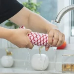 5 Stück saugfähige karierte Geschirrtücher – wiederverwendbare Küchenreinigungstücher in verschiedenen Farben (Rot, Blau, Orange, Gelb, Grün) 4