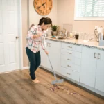 Flachmop und Eimer Set mit Edelstahlrahmen und Waschbaren Mikrofaser-Pads für Nass- und Trockenbodenreinigung von Fliesen, Holz und Teppich 4