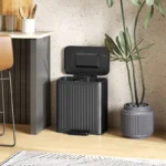 Doppelter 20L Küchenabfalleimer für effiziente Abfalltrennung. Mit Fußpedal, robustem Kunststoff- und Metallgehäuse in elegantem Schwarz. 8